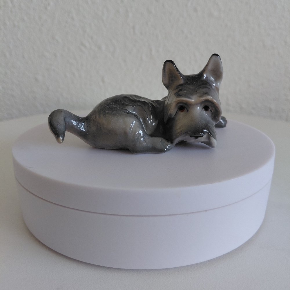 Porcelain Scottish Terrier Small Figurine